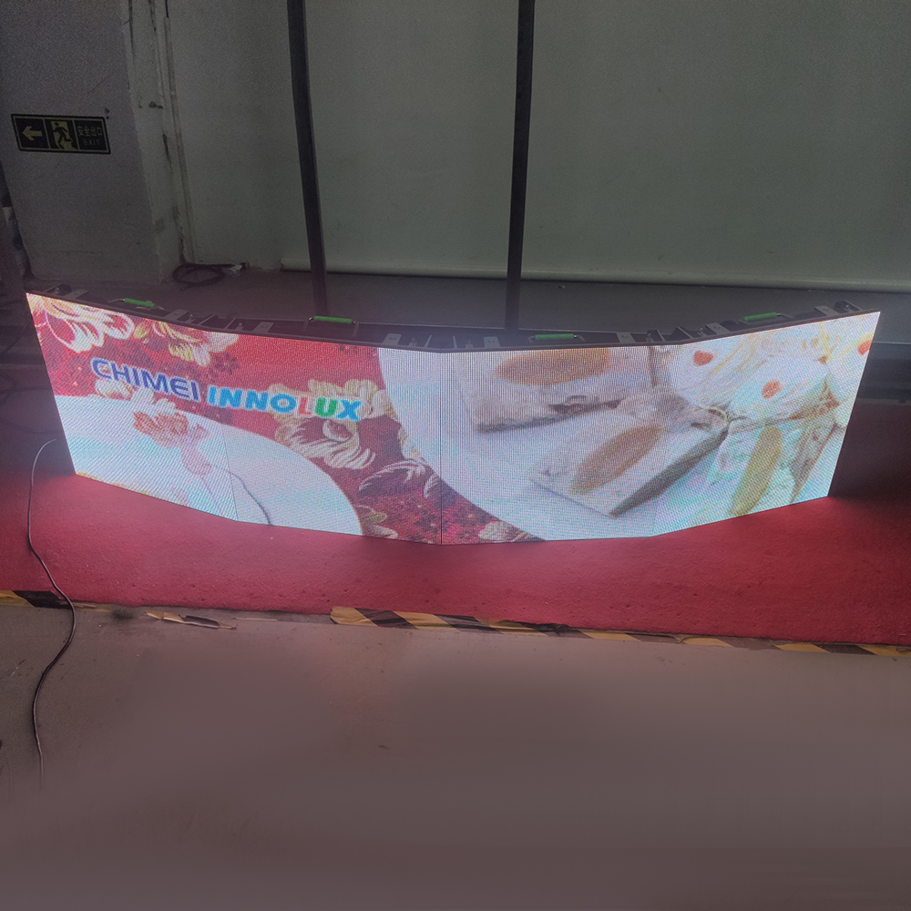 Pantalla de alquiler de arco con pantalla de vídeo digital LED curva