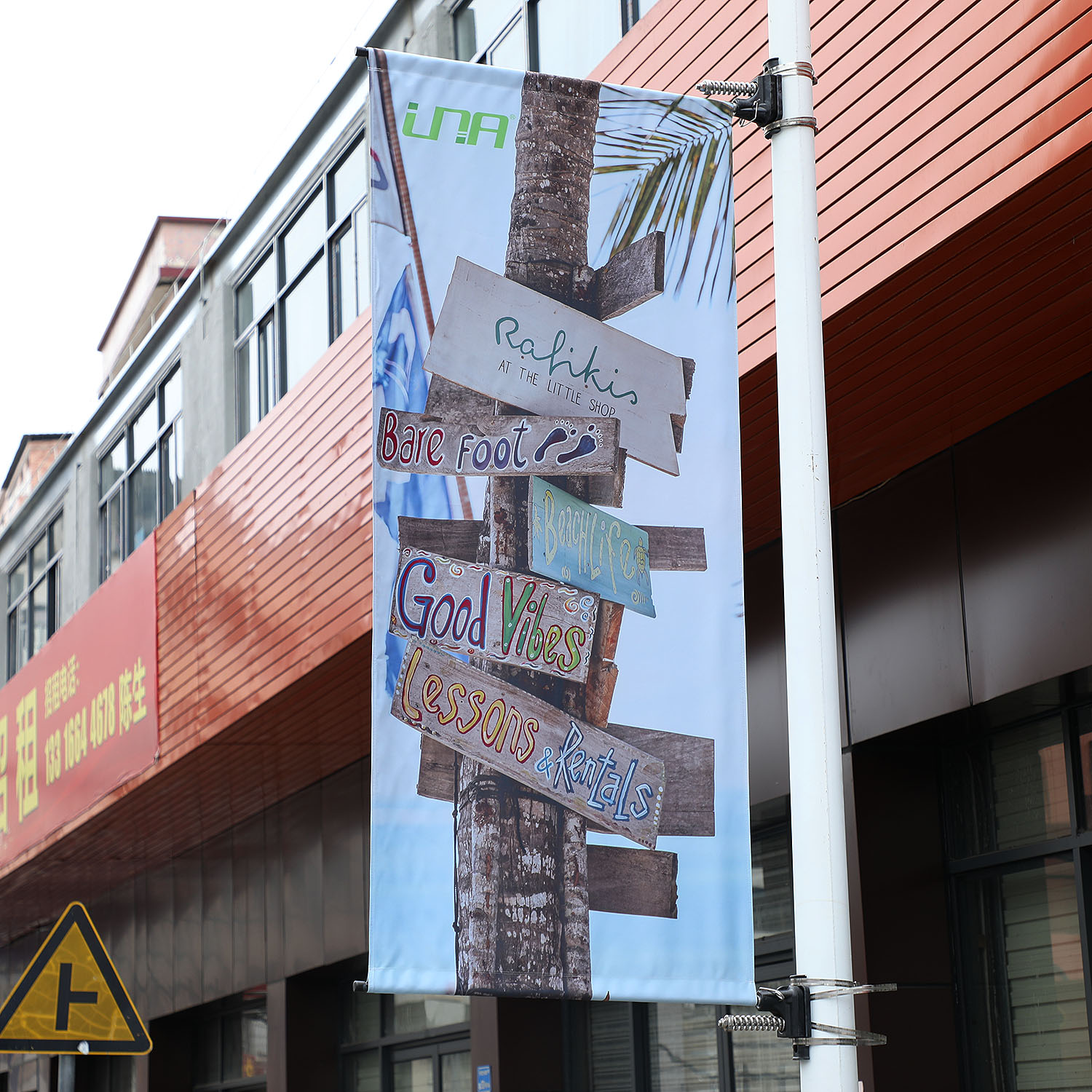 Colgador de pancartas de poste publicitario de un solo lado con pilar de alumbrado público
